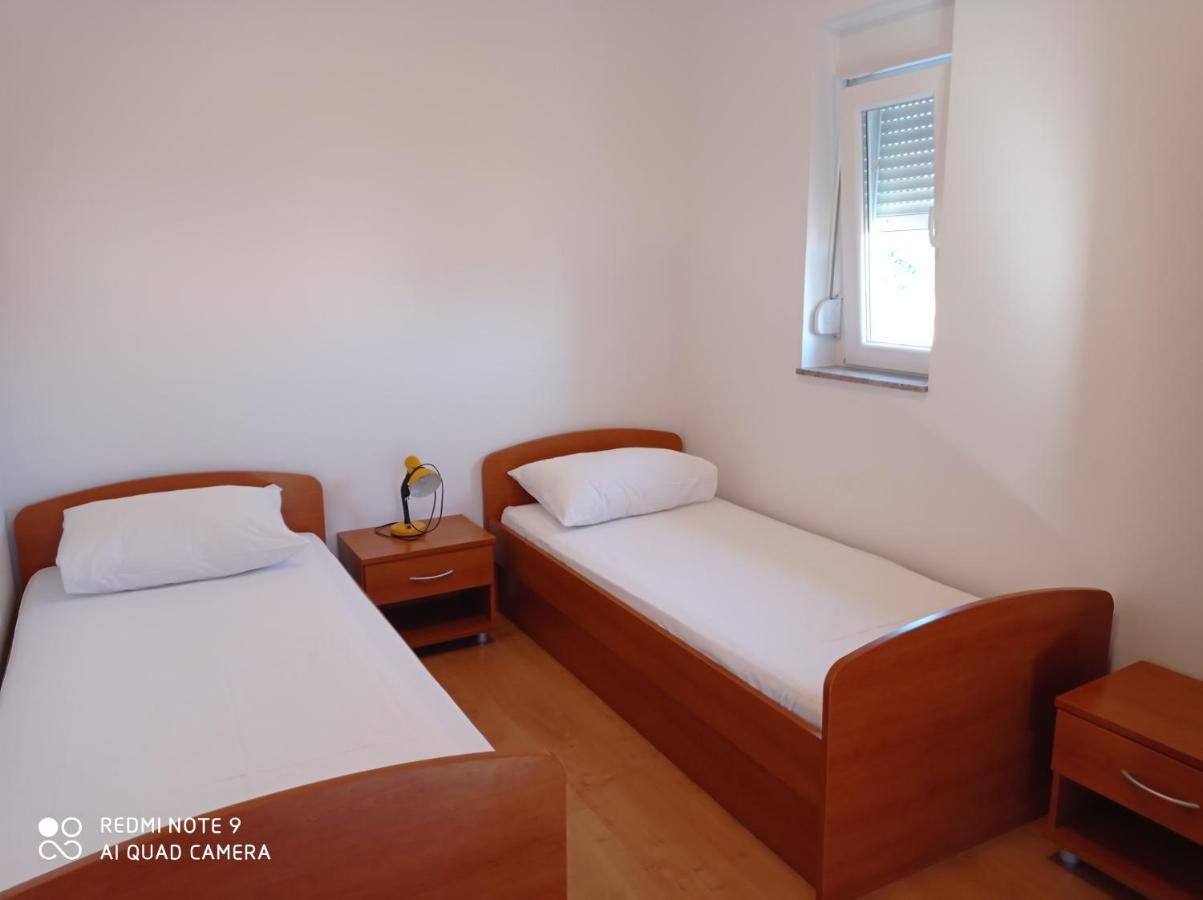 Apartments Vodopija 300M To The Beach Sveti Filip i Jakov Exterior foto