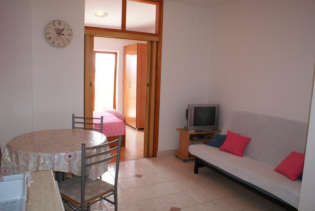 Apartments Vodopija 300M To The Beach Sveti Filip i Jakov Exterior foto