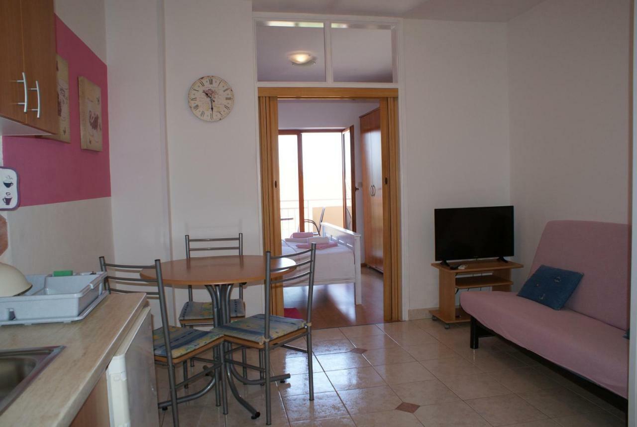 Apartments Vodopija 300M To The Beach Sveti Filip i Jakov Exterior foto
